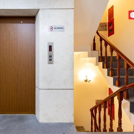 Reddoorz Ura Hotel Hung Phuoc 4 โฮจิมินห์ซิตี้ ภายนอก รูปภาพ