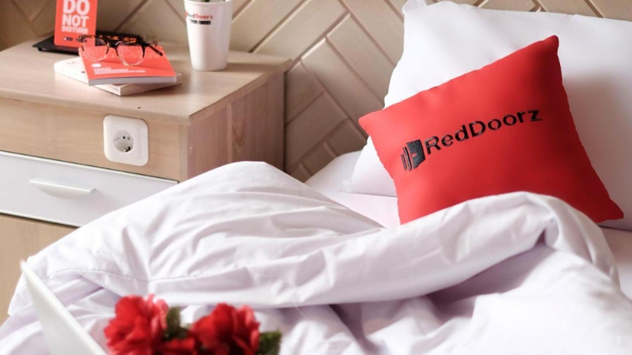 Reddoorz Ura Hotel Hung Phuoc 4 โฮจิมินห์ซิตี้ ภายนอก รูปภาพ